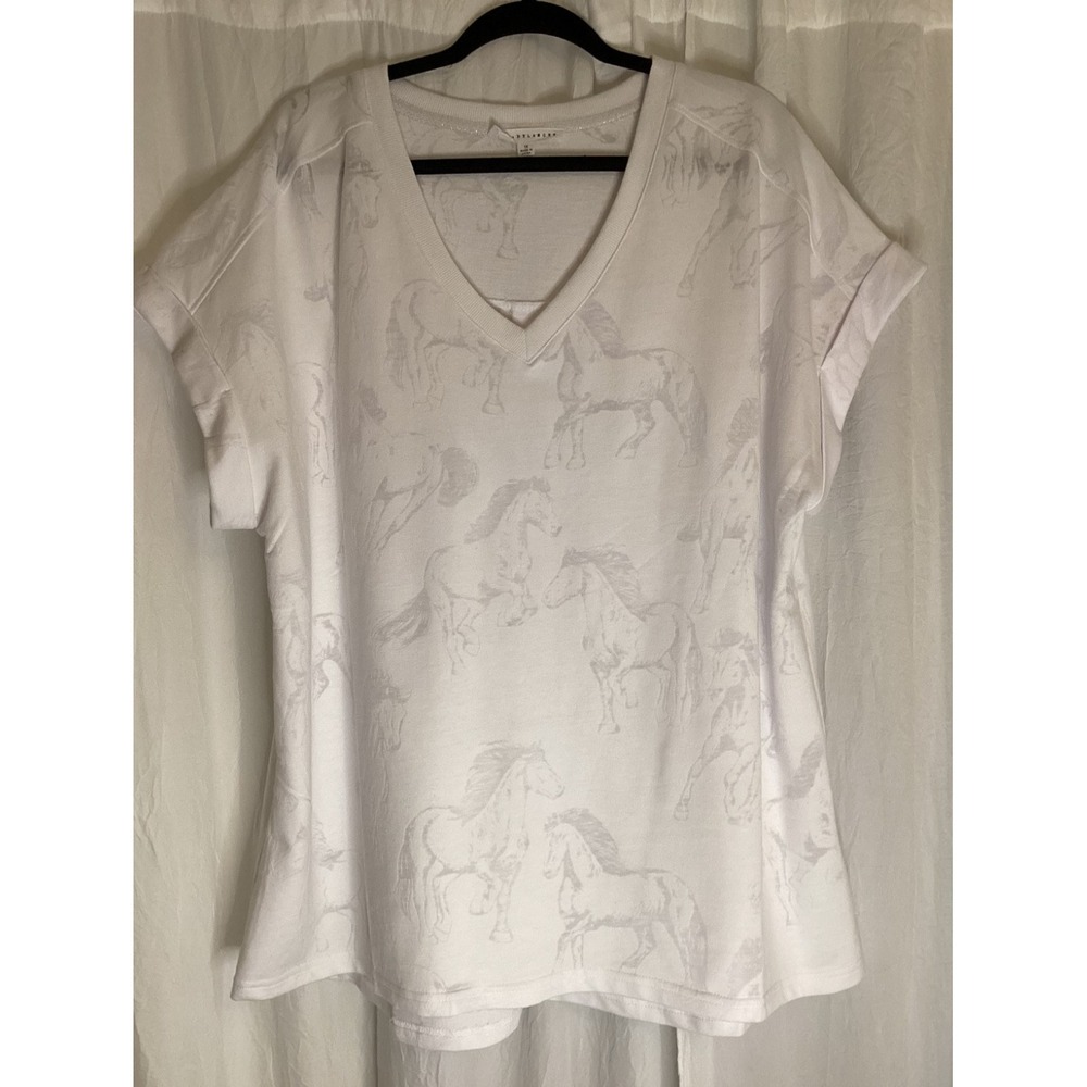 Jane & Delacey Top with Horses and Faux Button Back Women's 1X White NWOT